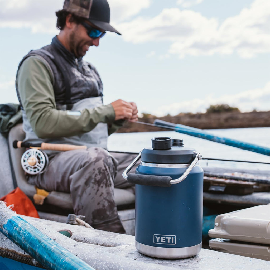 YETI Rambler Half Gallon Jug 2.0, Vacuum Insulated, Leakproof, Stainless Steel with MagCap, Black